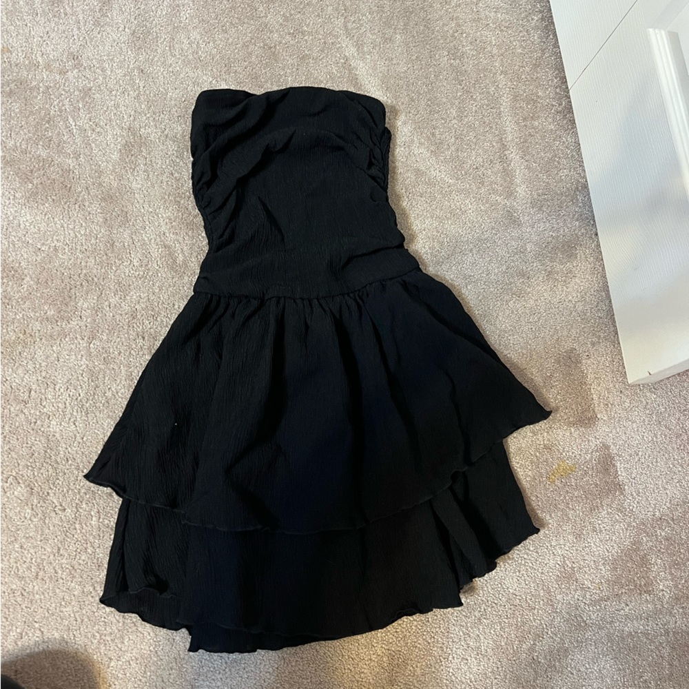 Elegant Black Strapless Mini Dress